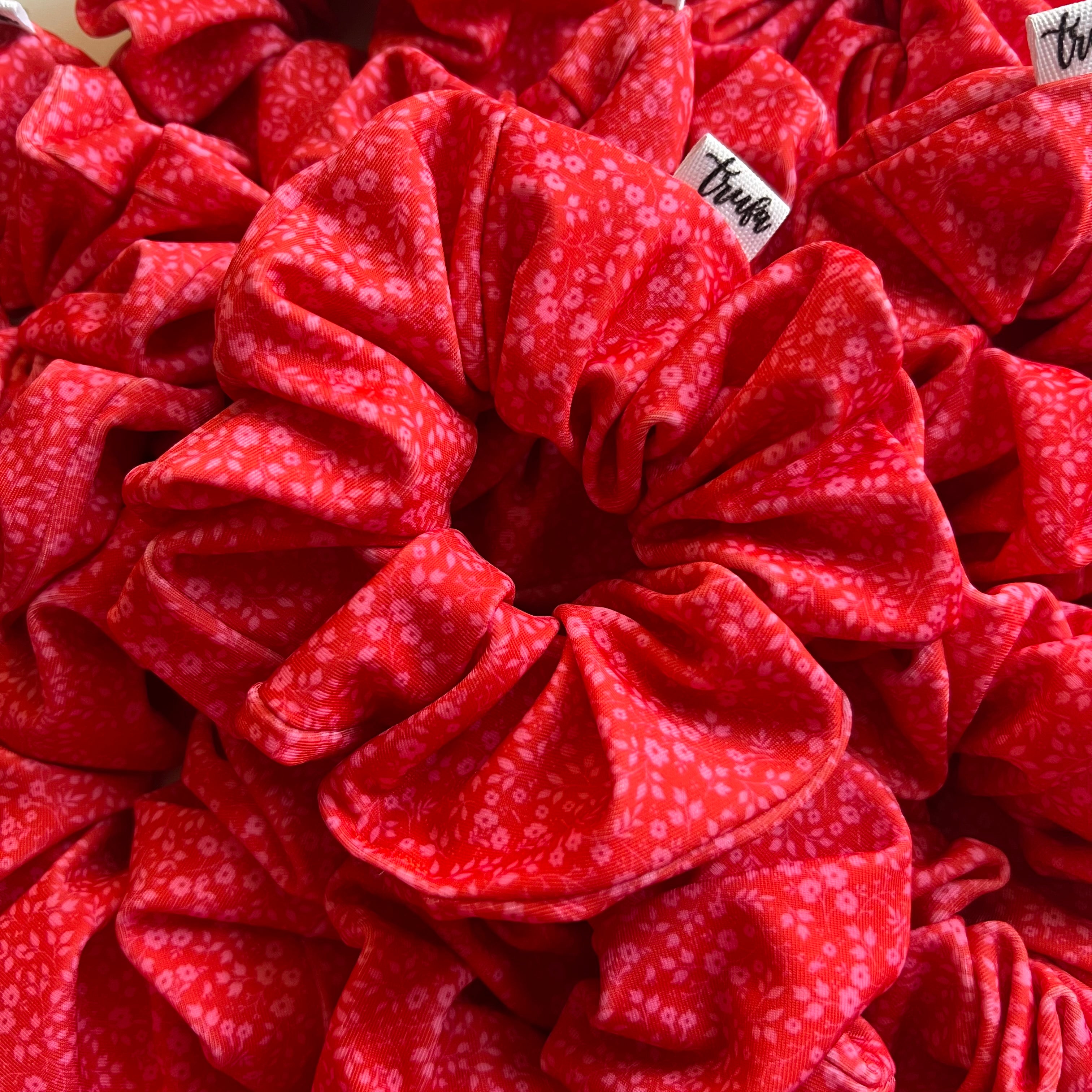 Scrunchie Rojo Florcitas