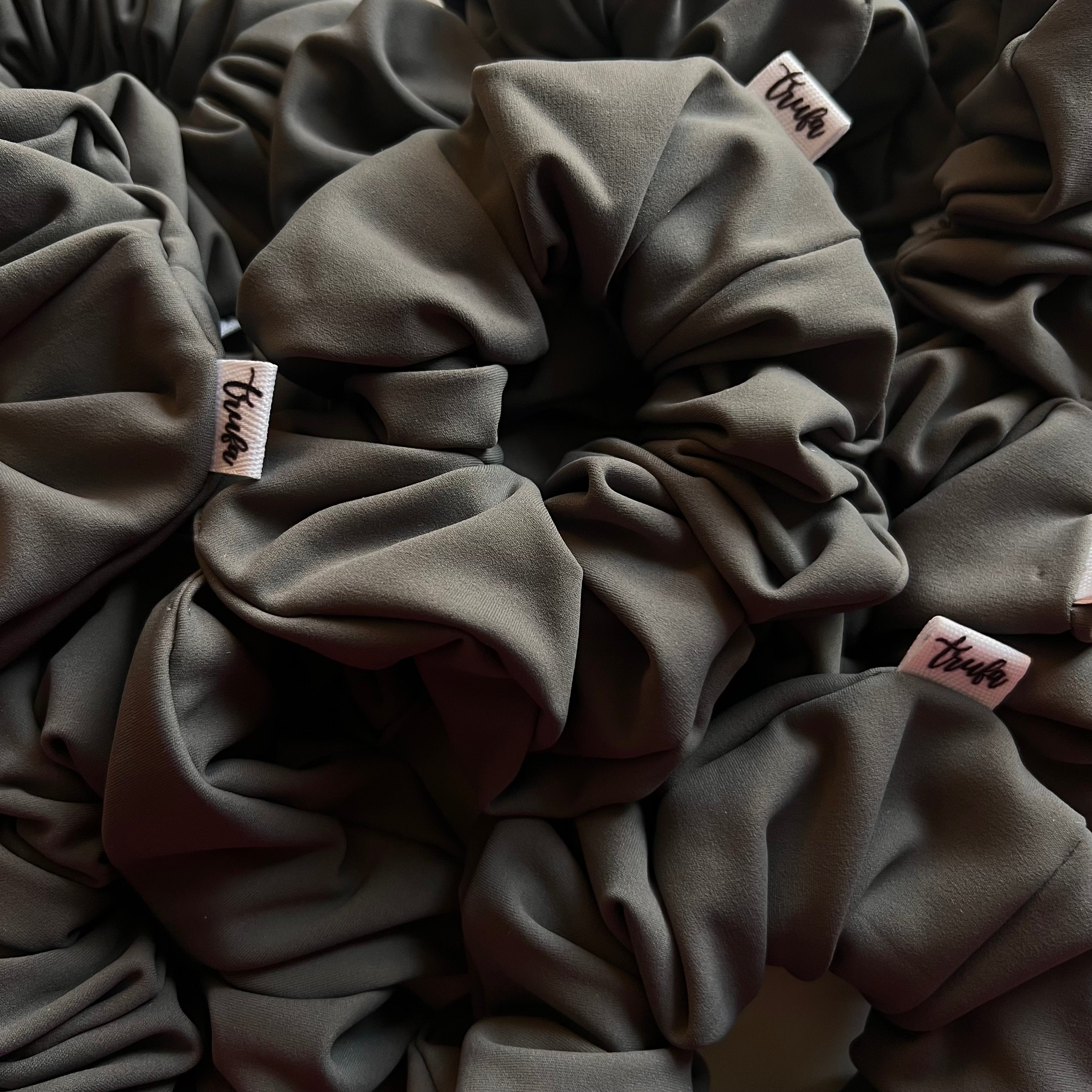 Scrunchie Gris Oscuro