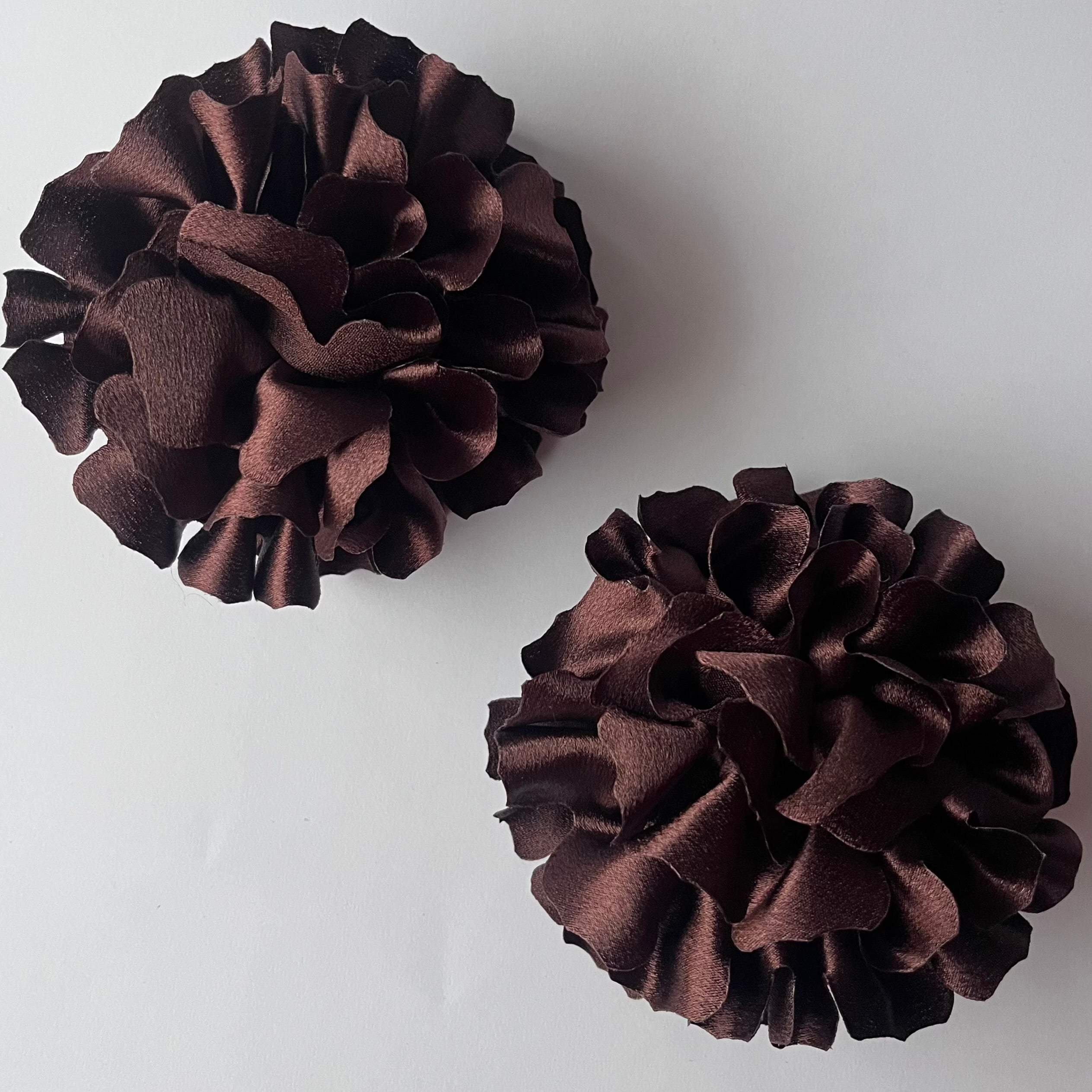 Flor café oscuro
