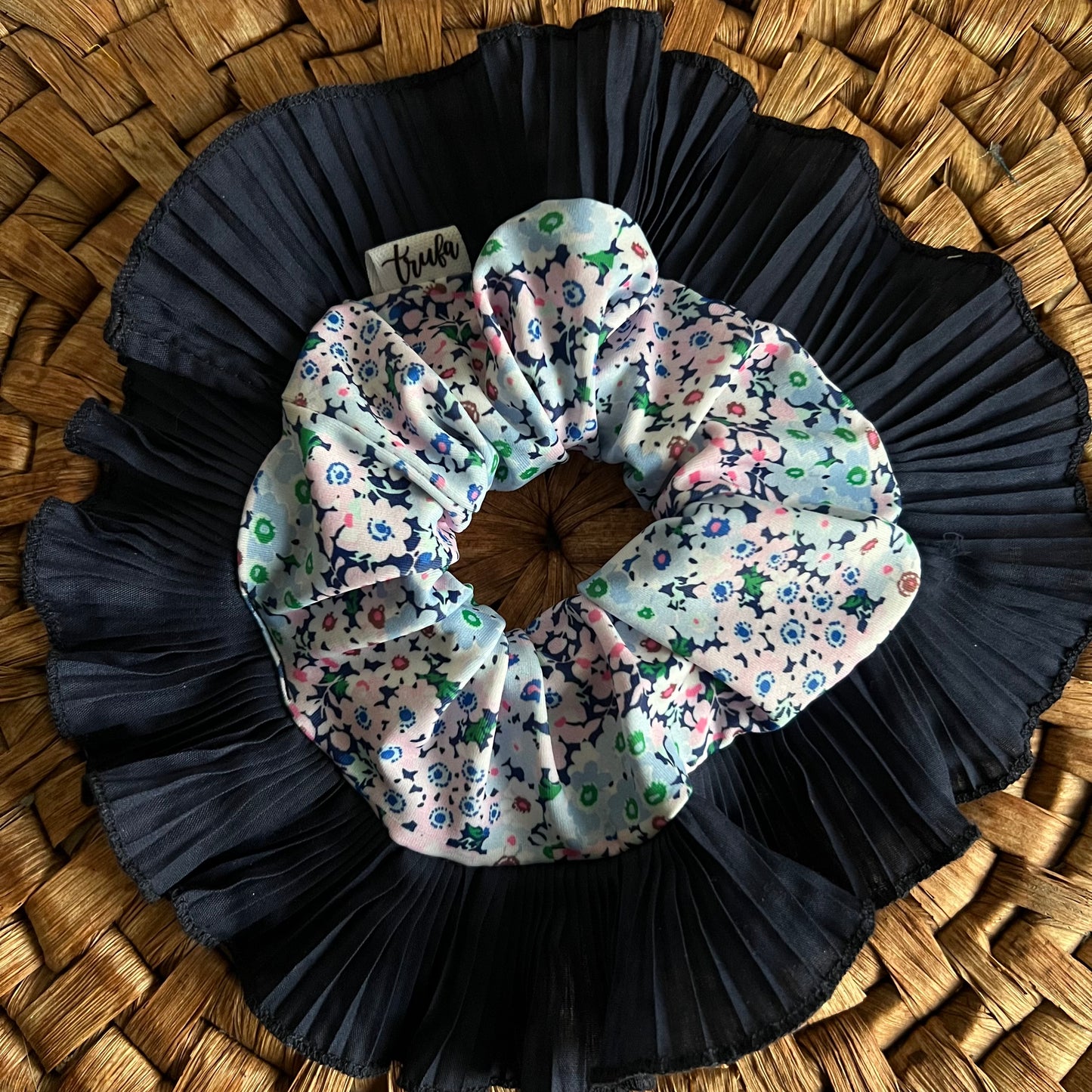 B. Simple azul marino flores