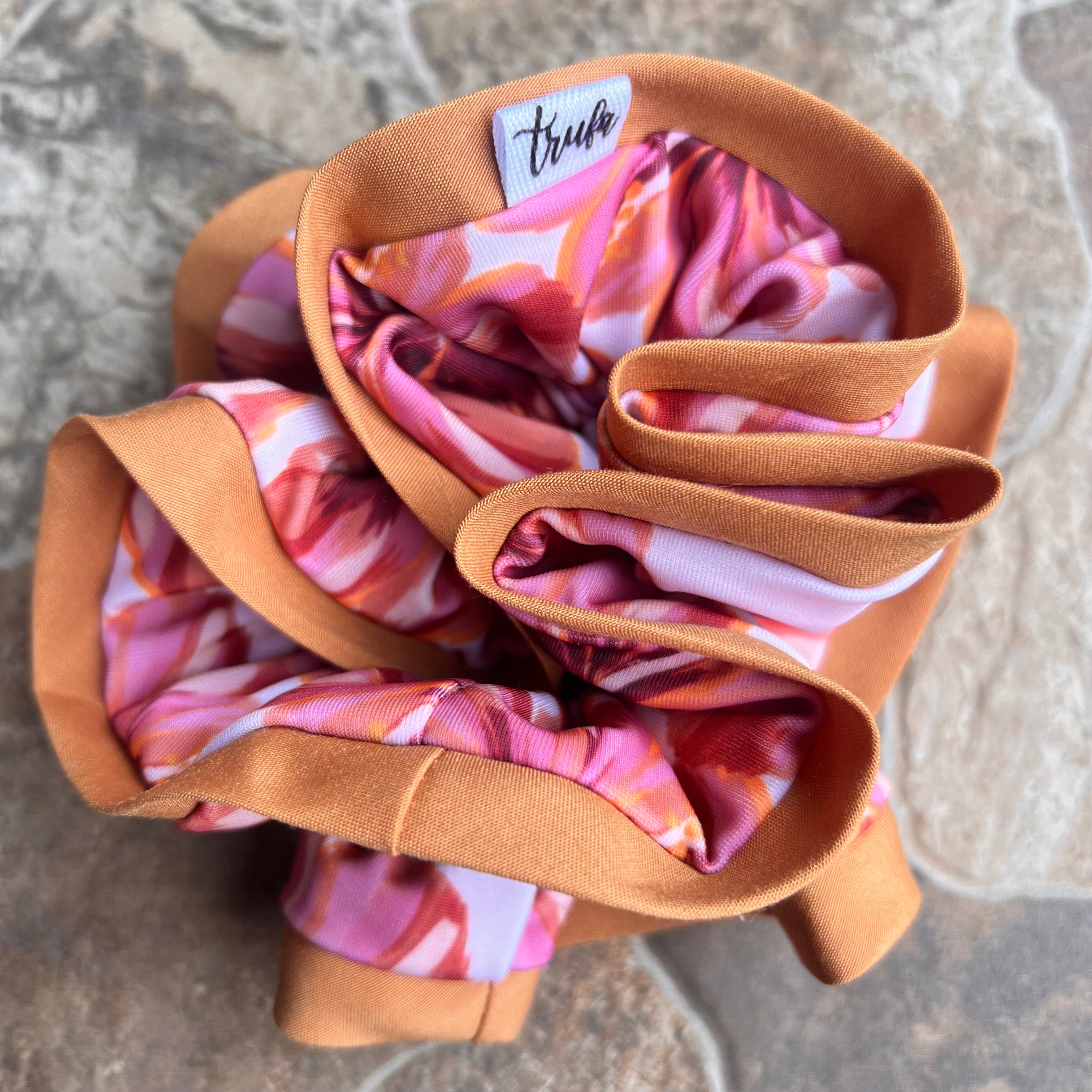 Scrunchie sesgo mostaza flores