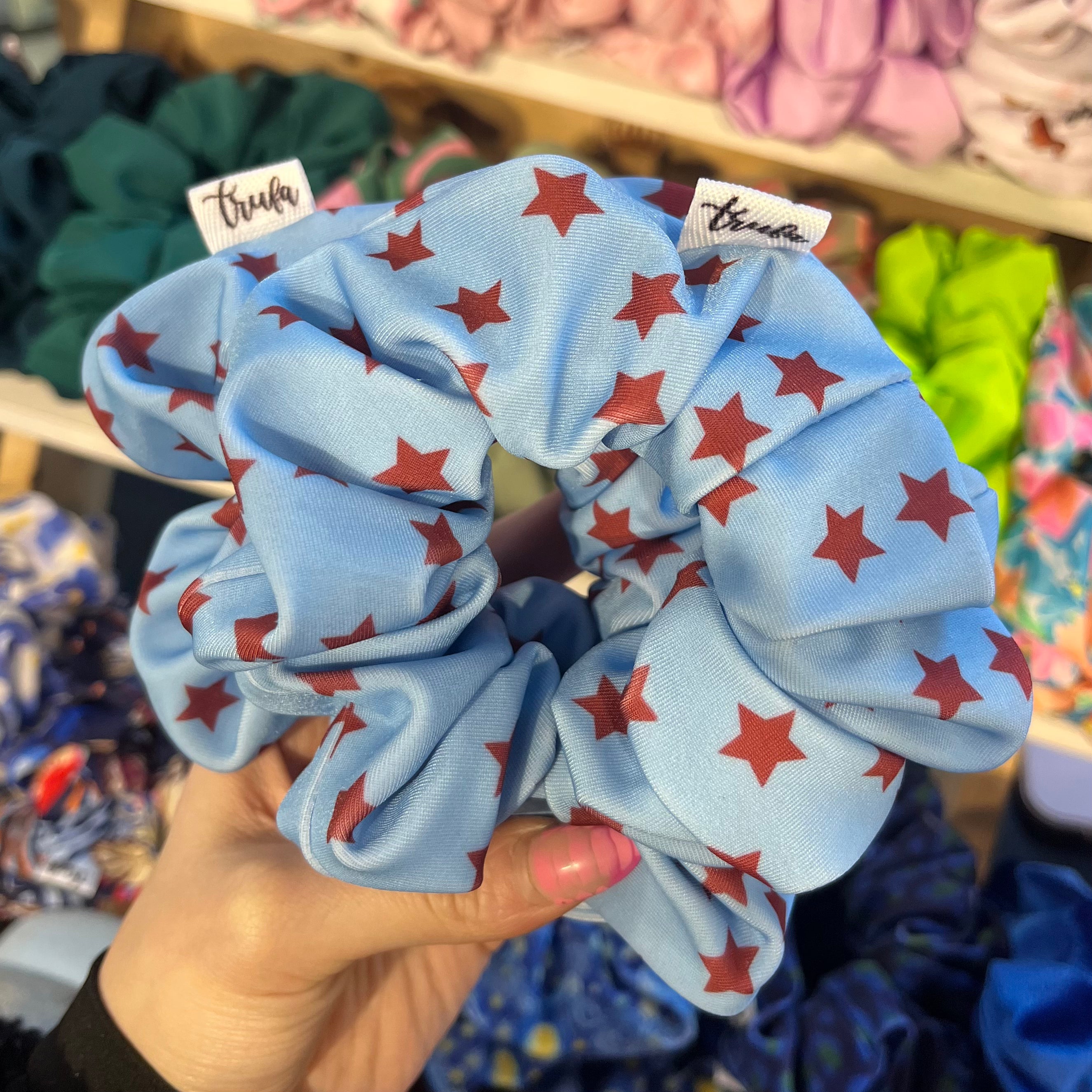 Scrunchie estrellitas azul