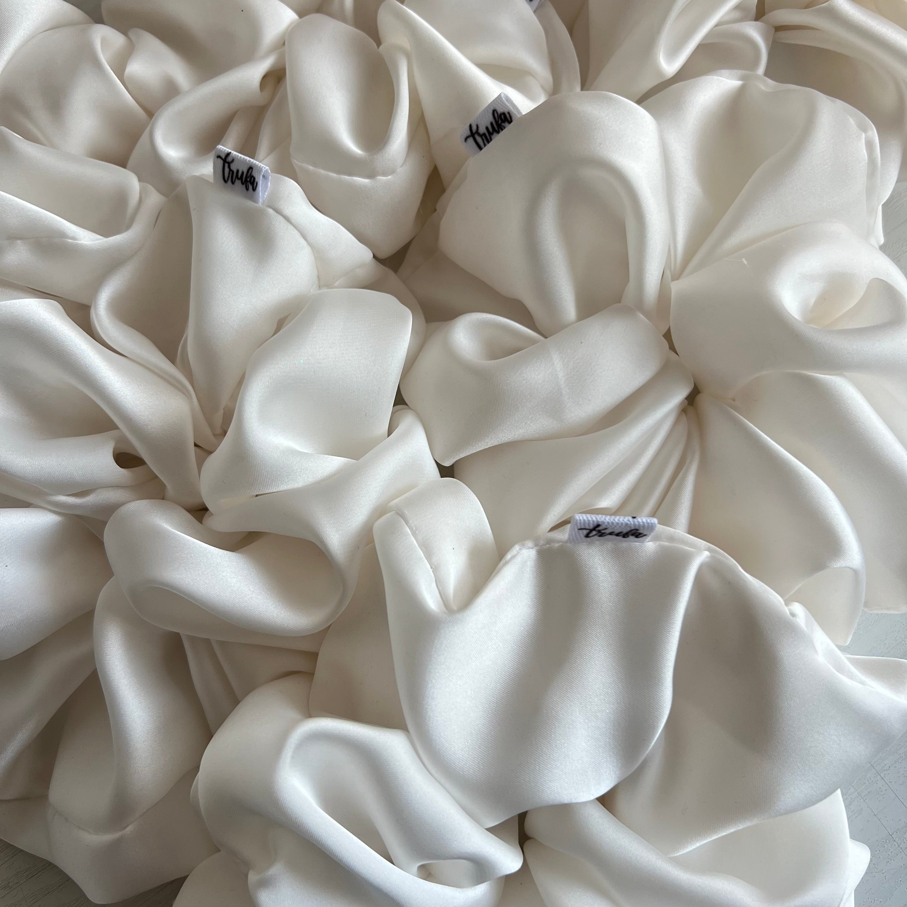 Maxi Scrunchie blanco invierno