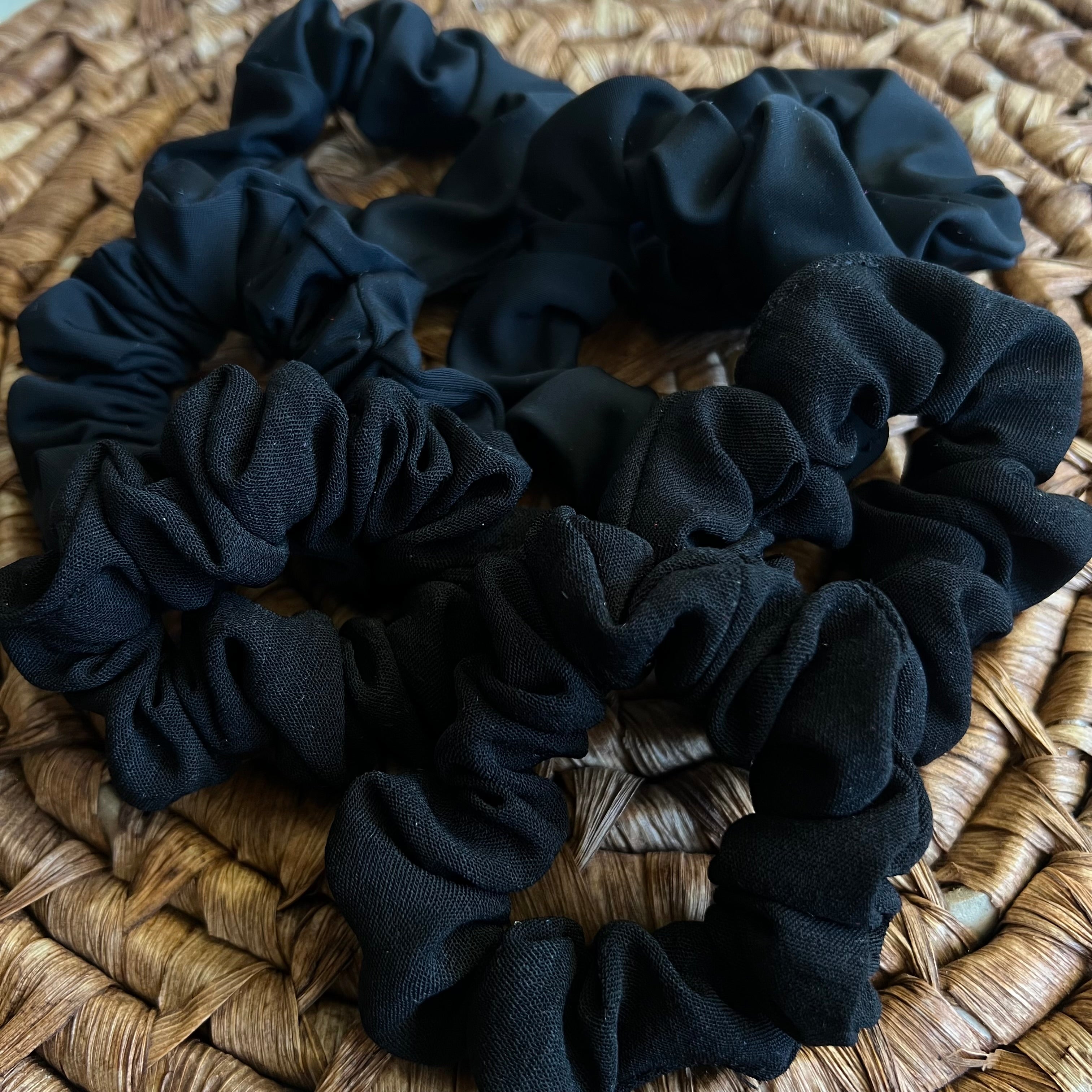 Mini Scrunchie negro
