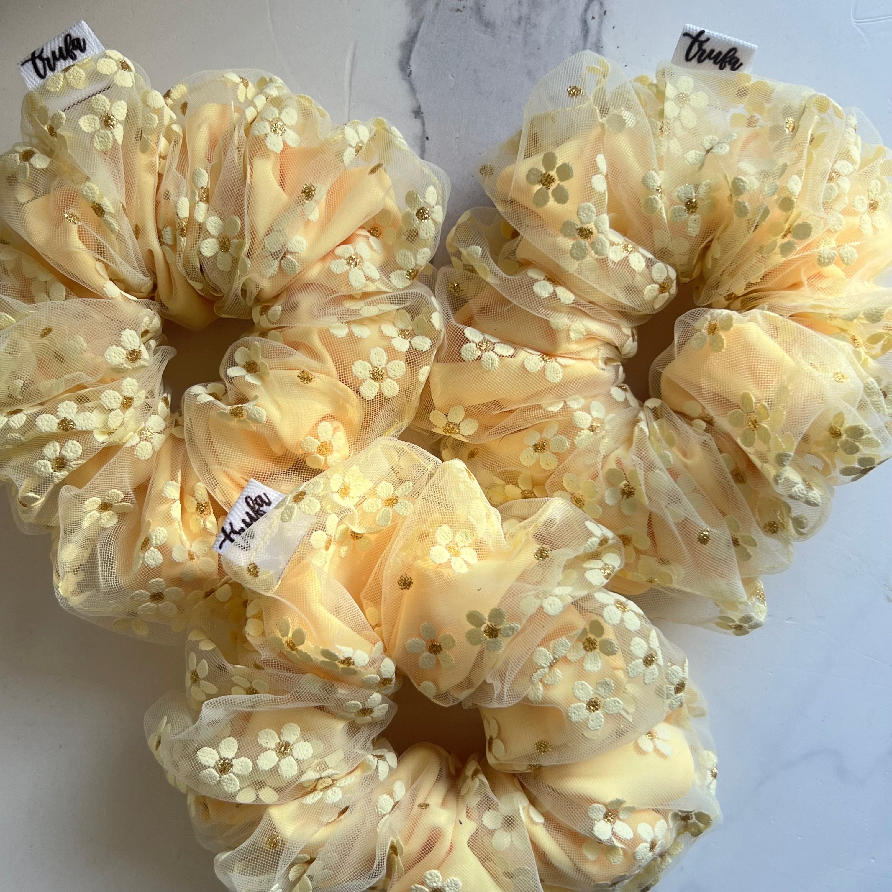 Scrunchie doble Margaritas amarillo