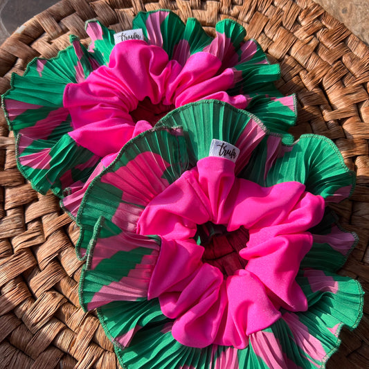 B. Simple print verde y fucsia