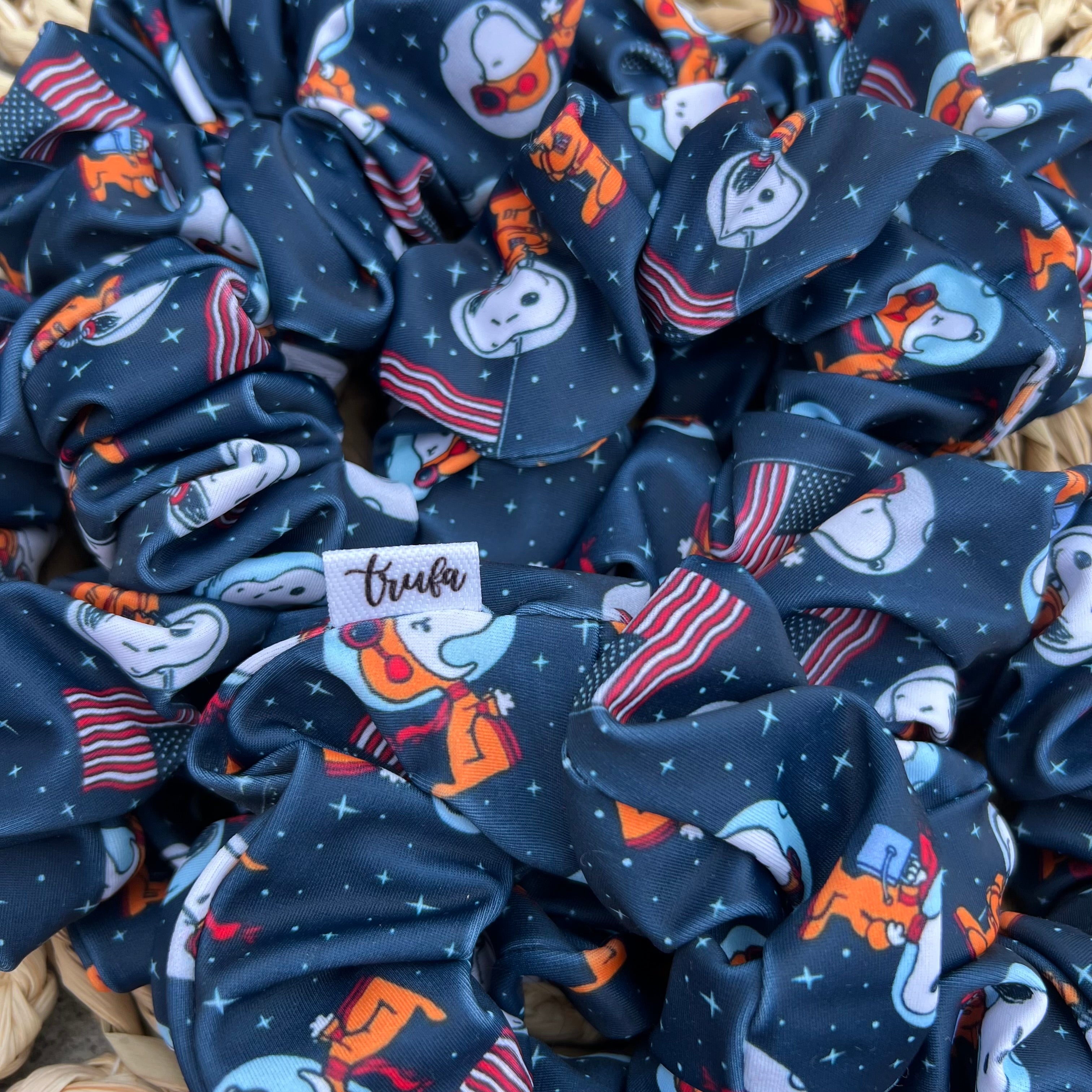 Scrunchie animado Snoopy Astronauta