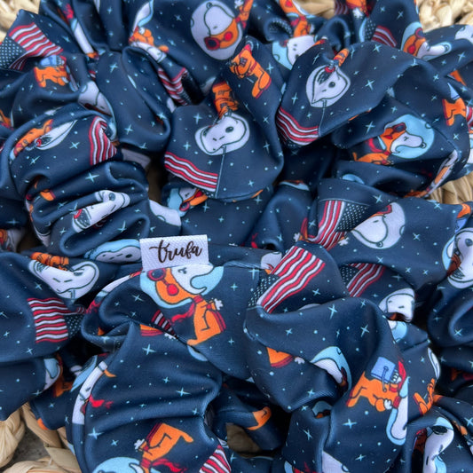Scrunchie animado Snoopy Astronauta