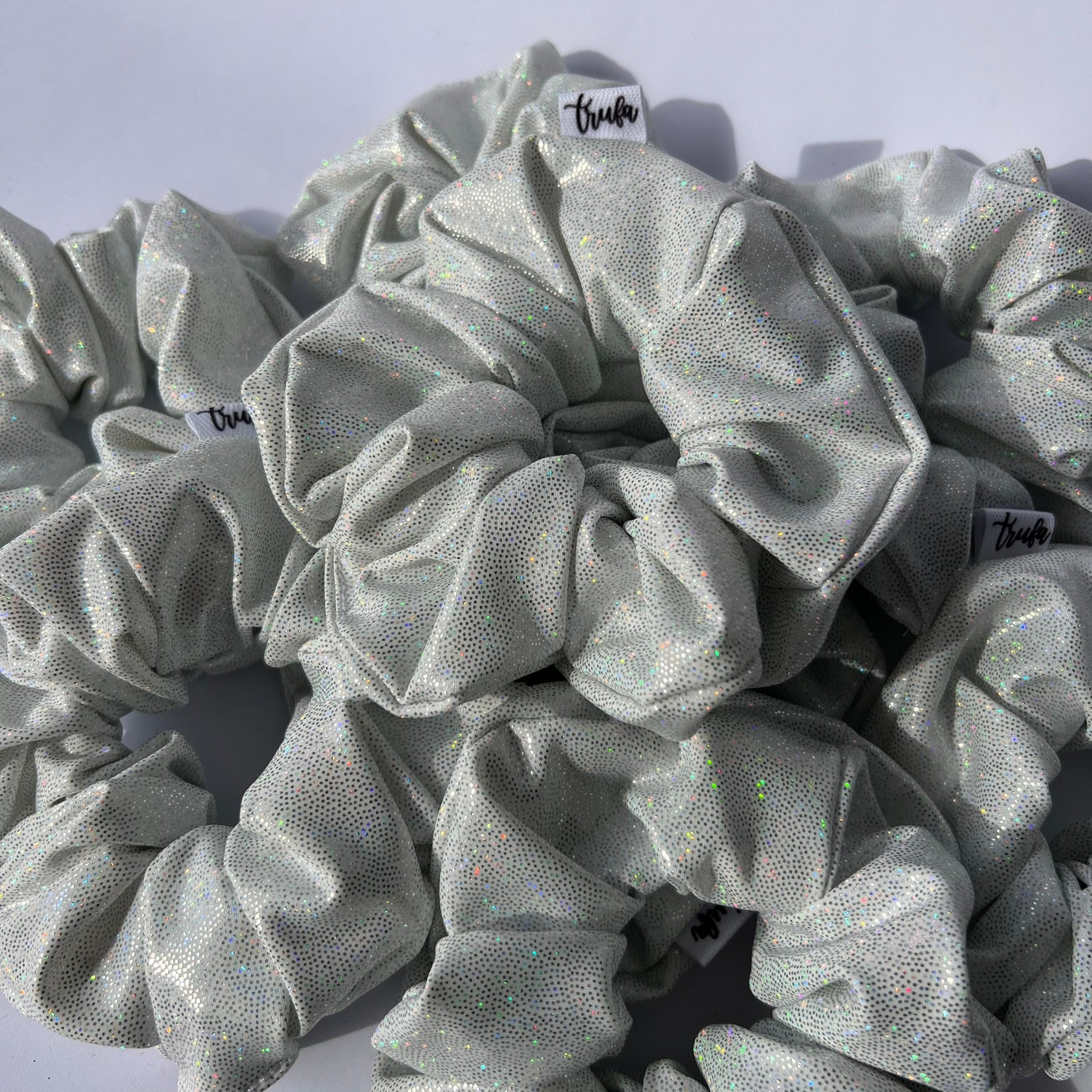 Scrunchie blanco brillitos