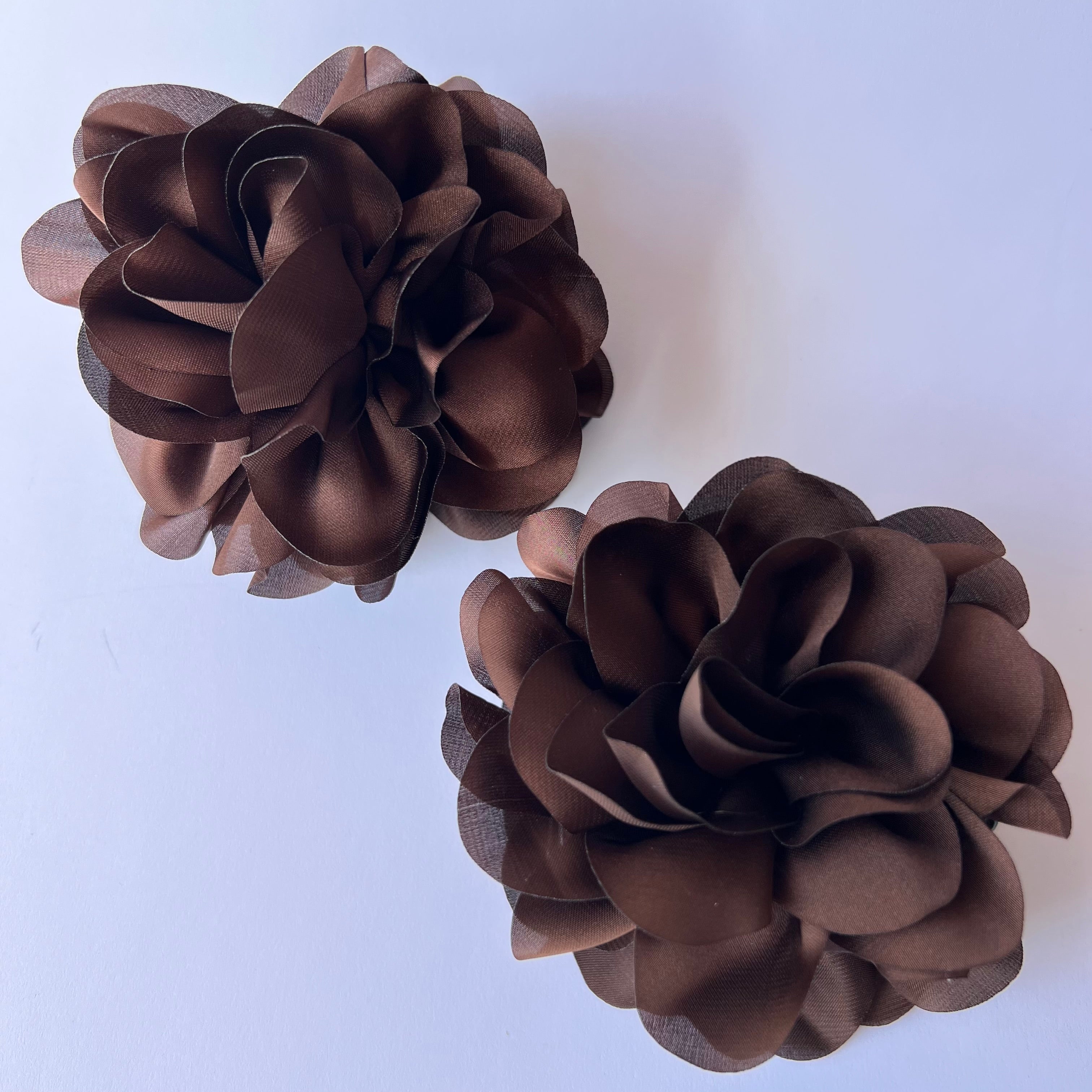 Flor café oscuro