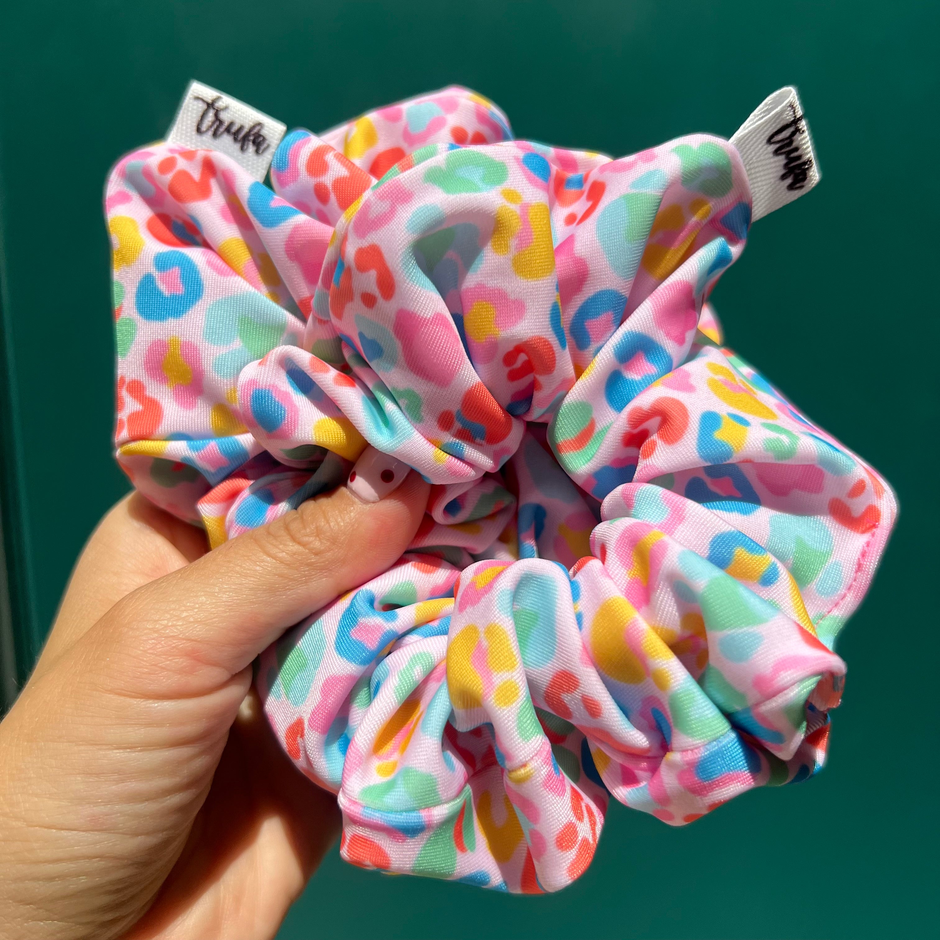 Scrunchie print arcoíris
