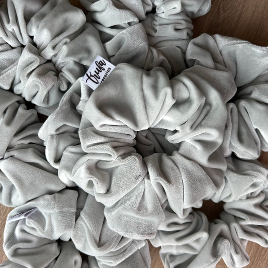 Scrunchie Velvet Gris Claro