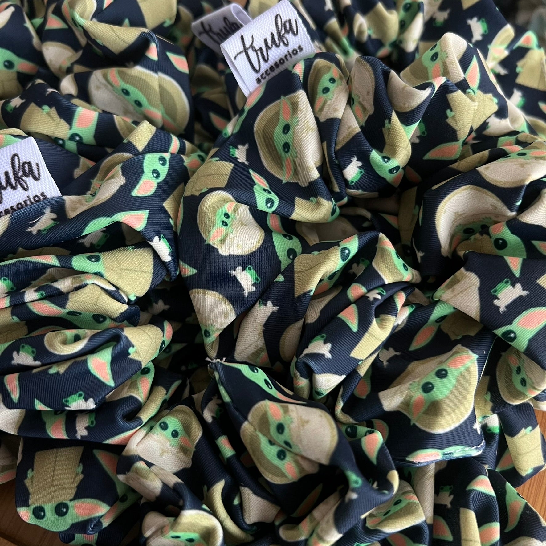 Scrunchie animado Baby Yoda