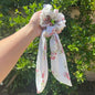 Scrunchie con Pañuelo Blanco de Flores